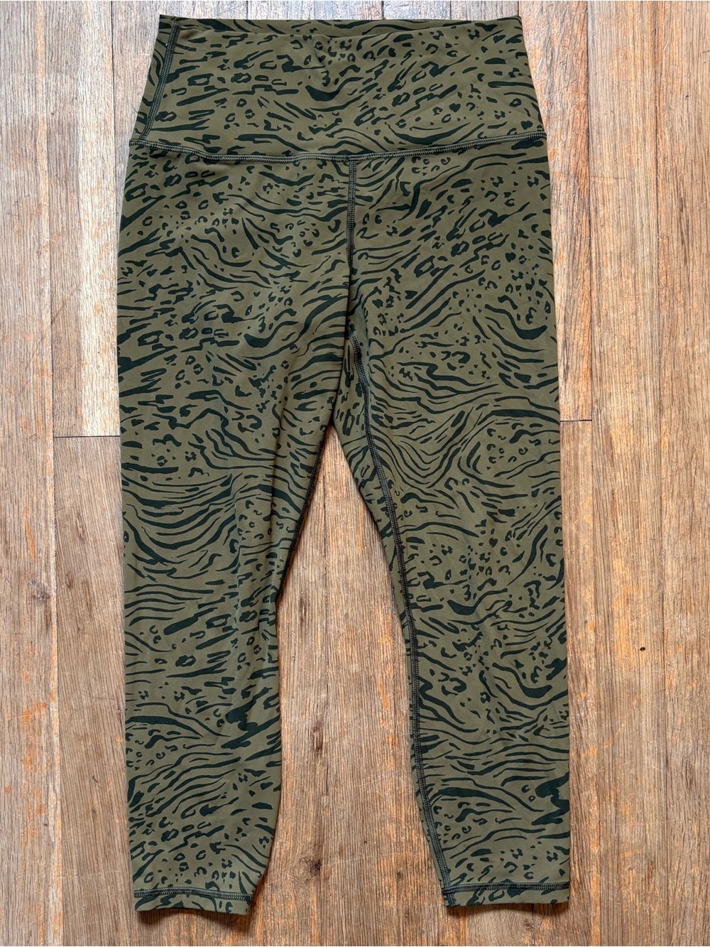 Athleta Transcend 7/8 Leggings ~ sz Medium
